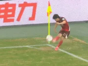 “喝水哥”再献名场面😂隋维杰抱球时站位过深被判进球