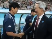 为球队助威,韩国足协前主席郑梦准现场观战韩国U23比赛