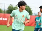 19岁零172天的杨铭锐替补上场,上演个人国足一线队首秀