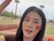 赵丽娜现场为国足亚运队助威:这个签运能打成这样,相当不错