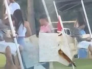 梅西退出国家队后首次露面,和苏亚雷斯看孩子踢球