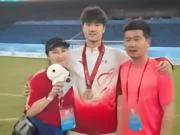 肇宸惟入选国青队,肇俊哲鼓励儿子:为国出征,少年继续向前
