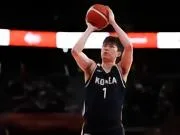 游刃有余，李贤重全场16投8中，三分13中7砍下26分14板4助