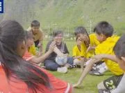 央视关注:一位珠海小学语文老师,给云南孩子建起足球队