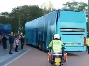 Goal：曼城大巴绕后门进安菲尔德避免冲突，还安排了诱饵大巴