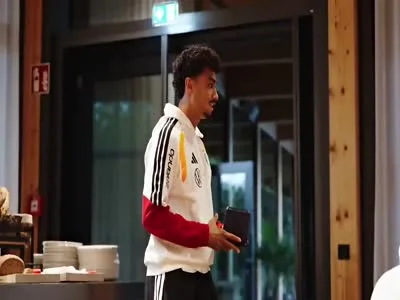 在埃布努塔利布完成德国队首秀之后，他的前俱乐部队...