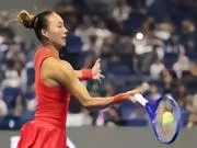 郑钦文7-5先下一盘,中网半决赛1-0领先梅尔滕斯