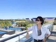 王冰冰现场观看郑钦文比赛,笑称自己也要备战奥运了