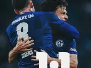 半场结束！沙尔克 1-1 弗赖堡双方都凭借着角球...