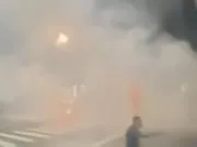 盘外招，瓦斯科达伽马球迷在博卡青年酒店门口燃放烟花