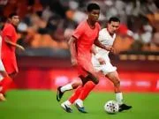 半场：国足遭压制0-0塔吉克斯坦，韦世豪远射造险+染黄