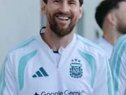 梅西回归阿根廷国家队训练,心情大好 😁💪梅西回归...