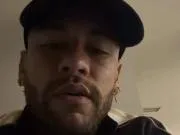 内马尔连发5条快拍：内斯托尔用反种族主义规则牟利，太卑鄙了