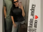 卢宁妻子晒照