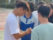 小球迷让刘浩帆带中国队去世界杯，刘浩帆：得跟王钰栋说